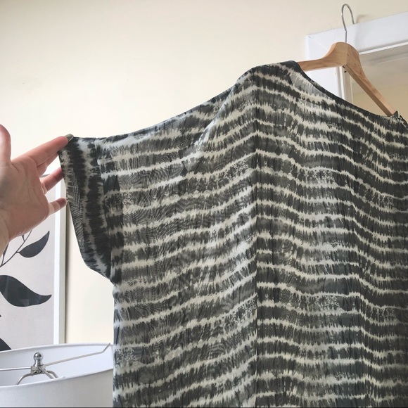 Ronen Chen ‘Emma’ oversized drape Top in Neptune Print (tiedye grey/black/white) - Picture 6 of 13